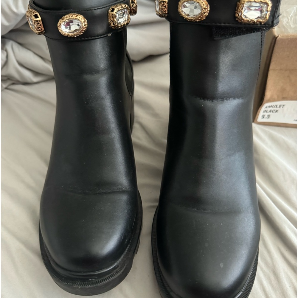 Steve Madden Amulet ankle boots
